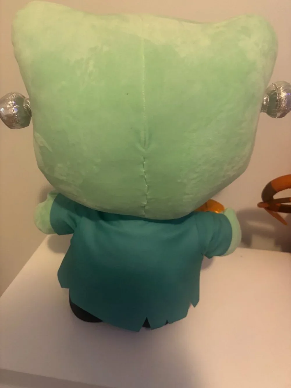 Hello Kitty vibrant green
